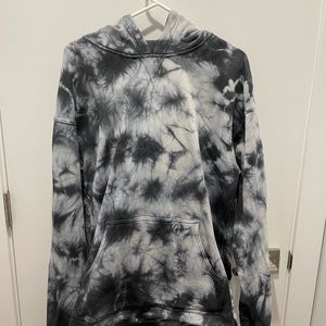 Lululemon tye die track suit.